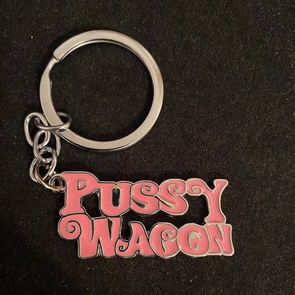 XXX Wagon Kill Bill Pink Keychain - Picture 1 of 2